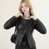 Drapierte Lederjacke mit skulpturalem Schnitt | Premium Damen-Bikerjacke